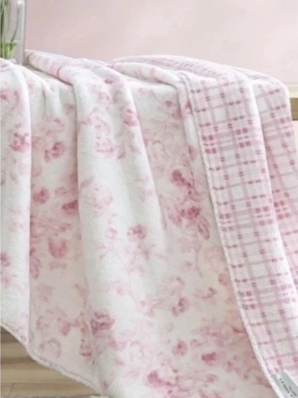 Laura Ashley Pink Floral Zoe Reversible Coco Flannel Throw Mini Pink Roses Soft